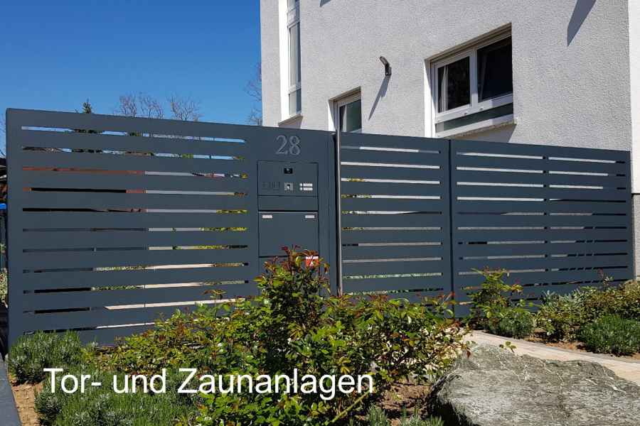 Zaun Hof Tor